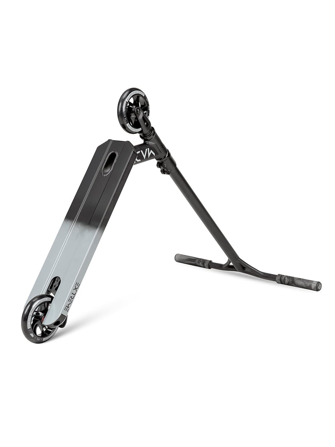 madd-gear-renegade-extreme-trottinette-freestyle-black-gray image 4